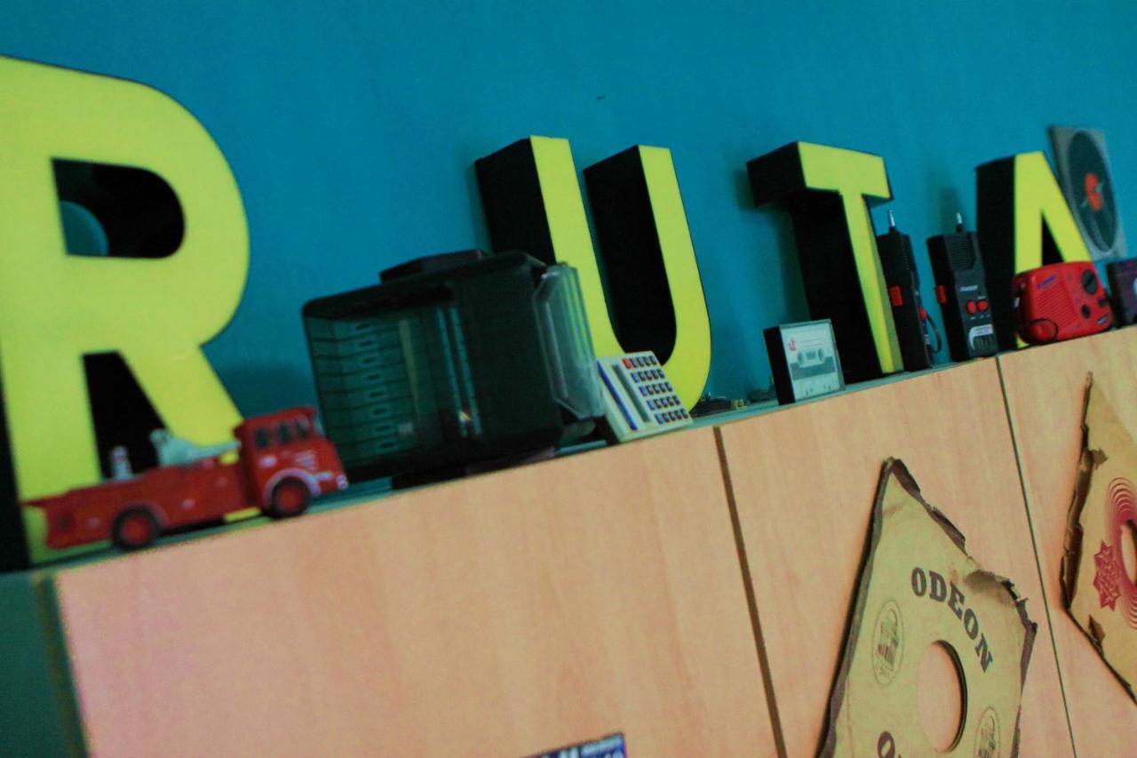 Ruta 80 Hostel Brno Bagian luar foto